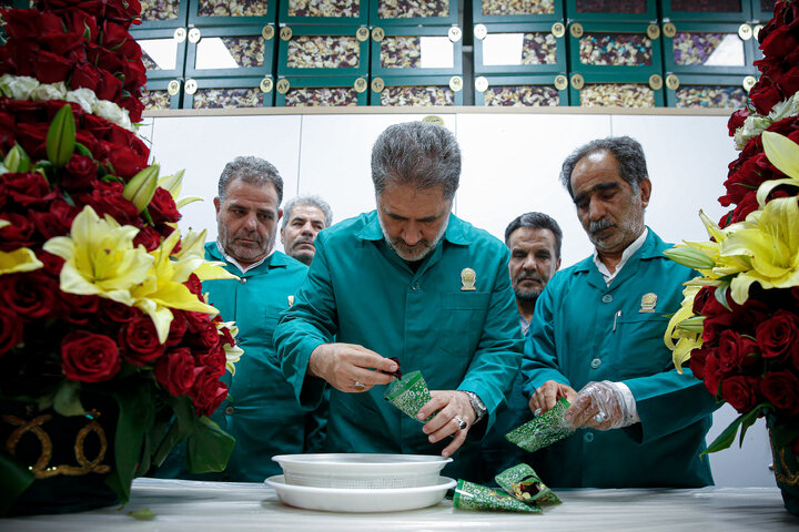 Photos: Commander of Iran Army Air Defense Force visits Imam Reza Holy Shrine