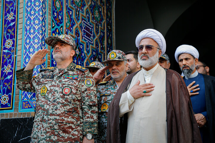 Photos: Commander of Iran Army Air Defense Force visits Imam Reza Holy Shrine