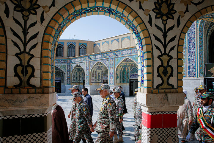 Photos: Commander of Iran Army Air Defense Force visits Imam Reza Holy Shrine