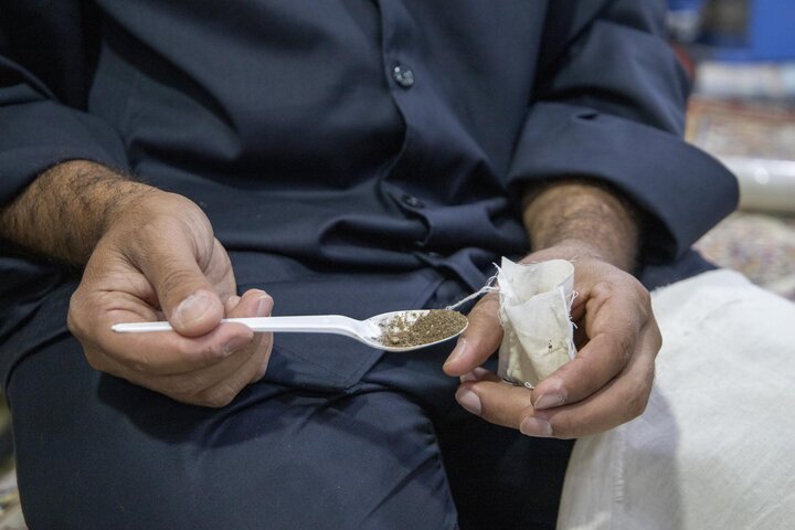 تقرير مصور/ أعمال إدامة منسوجاته المتحفية في العتبة العباسية المقدسة