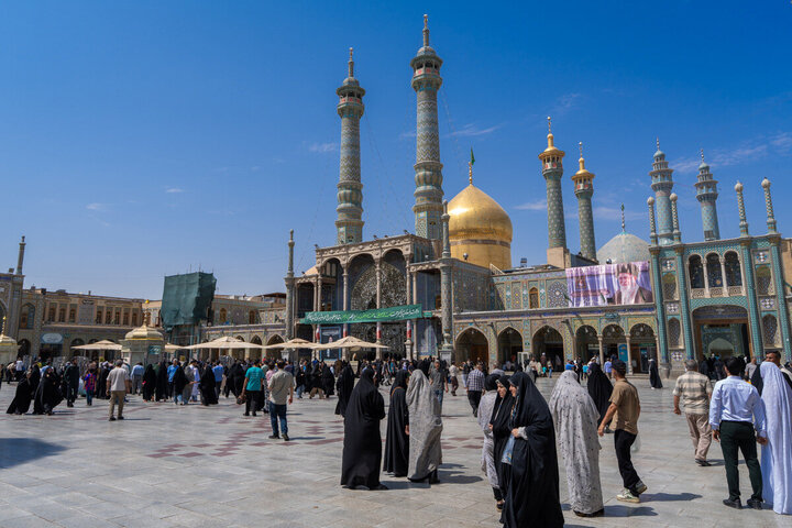 Informe fotográfico | El Santuario de la Excelencia Fátima Masuma con motivo del nacimiento del Profeta Muhammad (P) y del Imam Sadiq (PB)