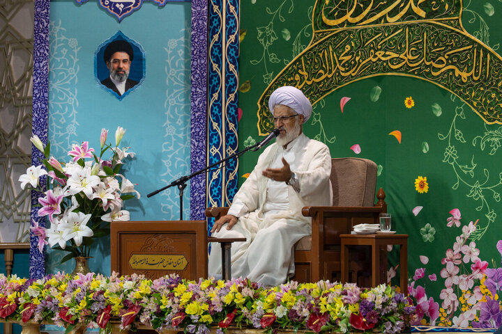 Informe fotográfico | El Santuario de la Excelencia Fátima Masuma con motivo del nacimiento del Profeta Muhammad (P) y del Imam Sadiq (PB)
