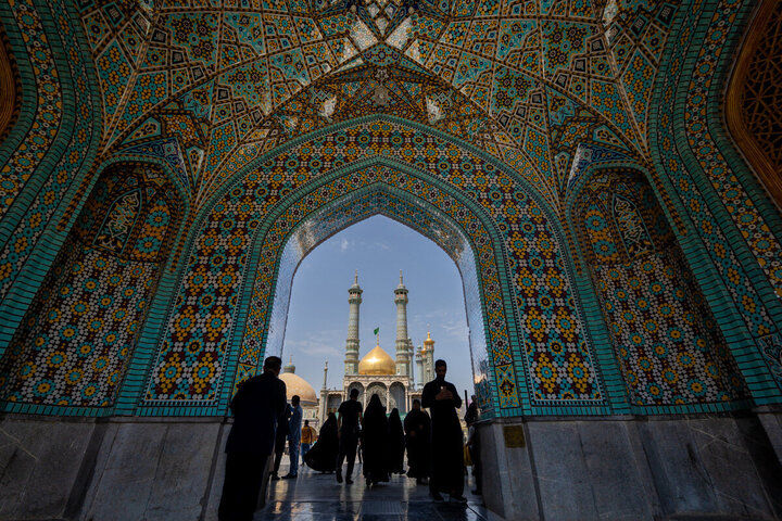Informe fotográfico | El Santuario de la Excelencia Fátima Masuma con motivo del nacimiento del Profeta Muhammad (P) y del Imam Sadiq (PB)