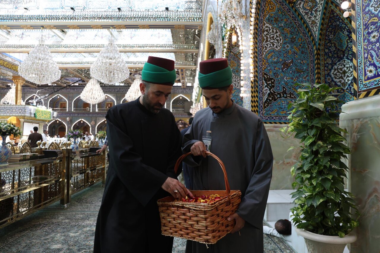 Sayed Servants' Division of Al-Abbas Shrine distribute sweets