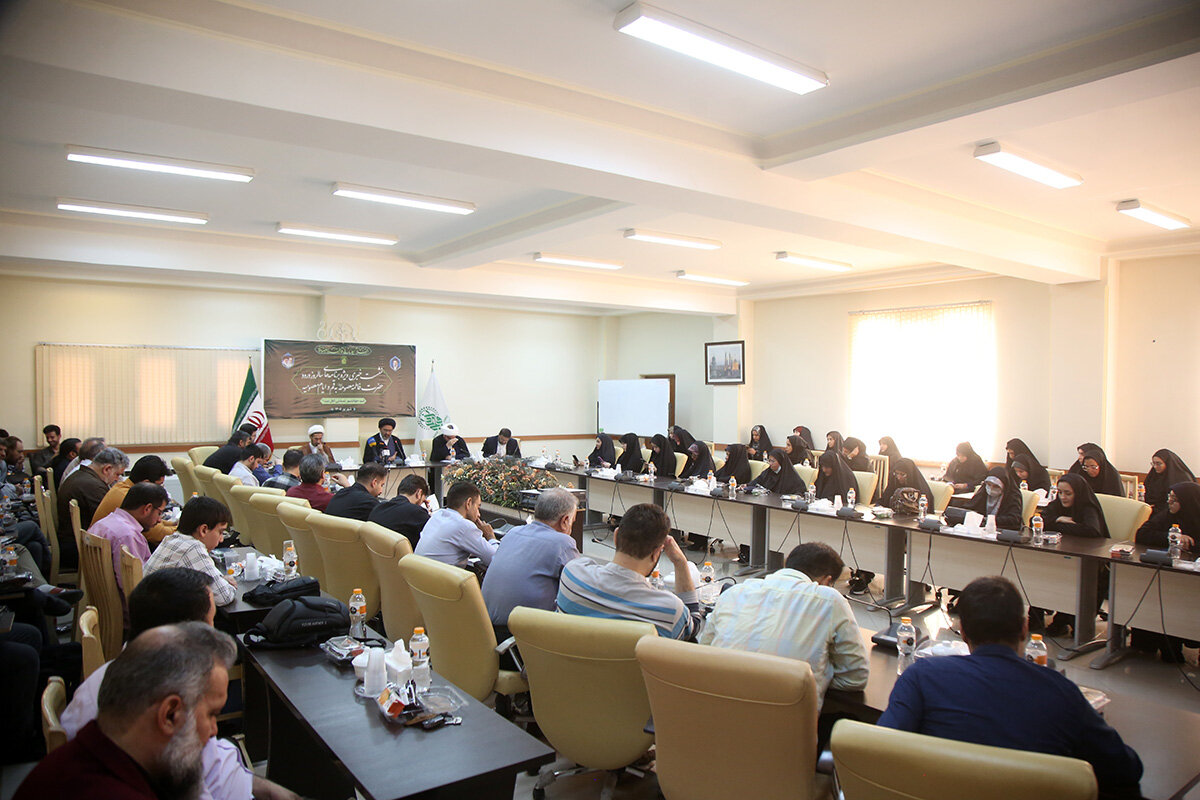 نشست خبری تشریح برنامه‌های حرم مطهر بانوی کرامت در ایام معصومیه برگزار شد