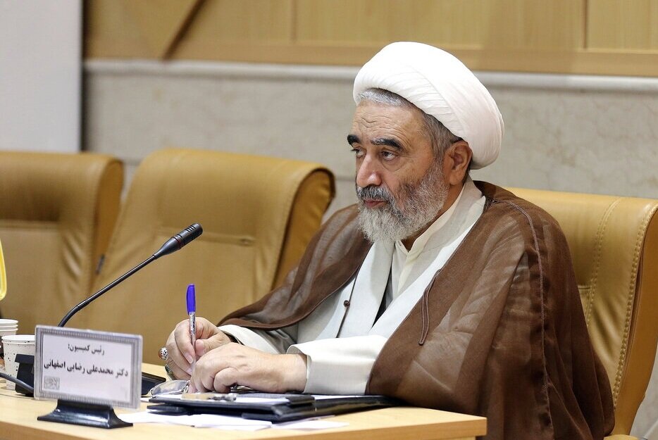 بازخوانی زیست، اندیشه و نوآوری‌های قرآنی رهبر شهید در دو جلد «شخصیت قرآنی رهبر شهید»