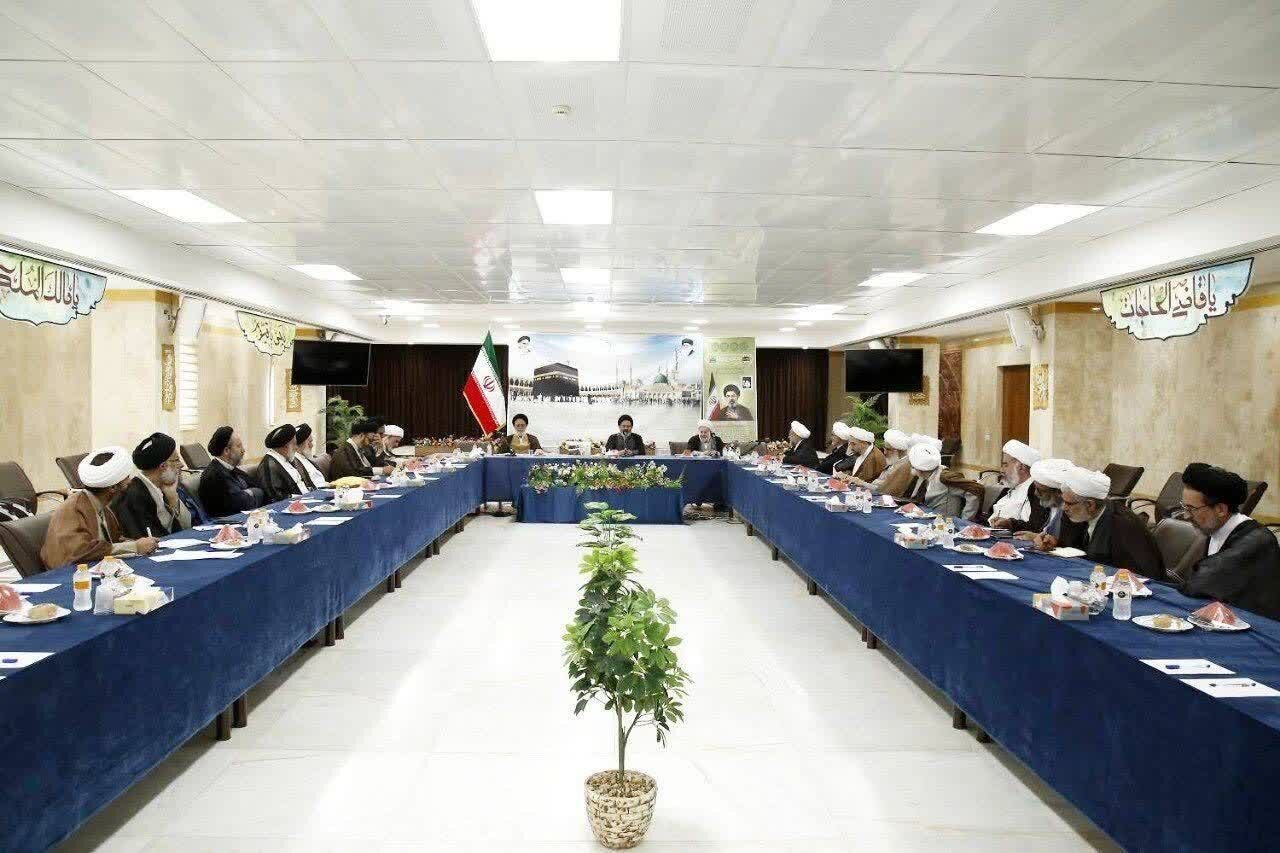 بررسی شاخص‌های روحانی تراز کاروان‌های حج در نشست هم‌اندیشی بعثه رهبری + تصاویر