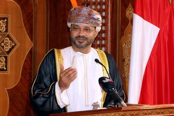 Badr El-Busaidî: Hîn jî çareseriyek ji bo Tengava Hurmuzê tune, lê em ji maseya danûstandinê ranabin