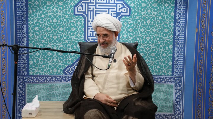 مسئولان ارشد کشور در برابر بی‌قانونی‌ها و از جمله بی‌حجابی کوتاه نیایند