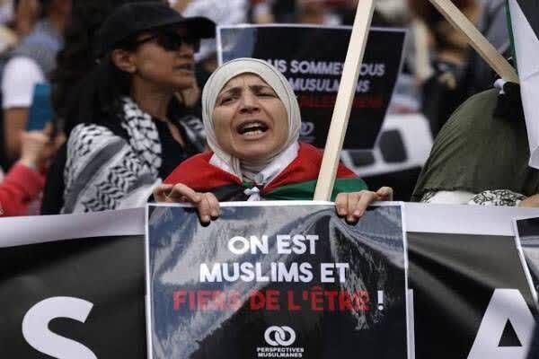 Reaksyon ng mga Pranses na Babae sa Pagbabawal sa Hijab