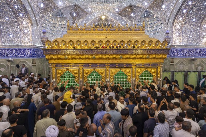 تقرير مصور/ أجواء ليلة الجمعة عند مرقد أبي الفضل العباس (عليه السلام)