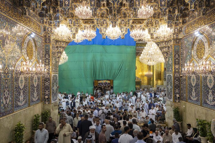 تقرير مصور/ أجواء ليلة الجمعة عند مرقد أبي الفضل العباس (عليه السلام)