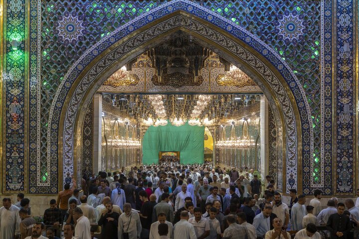 تقرير مصور/ أجواء ليلة الجمعة عند مرقد أبي الفضل العباس (عليه السلام)