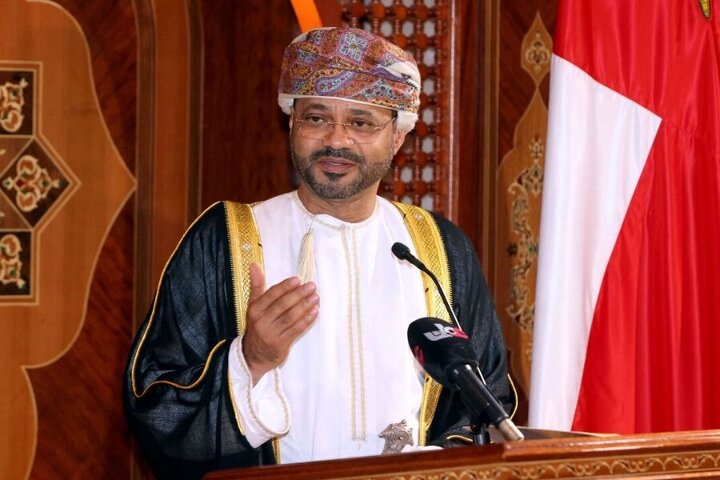 Badr El-Busaidî: Hîn jî çareseriyek ji bo Tengava Hurmuzê tune, lê em ji maseya danûstandinê ranabin