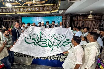تقرير مصور/ شيعة مدينة "ساهيوال" الباكستانية يحتفلون بولادة النبي (ص) بحضور وفد العتبة العلوية