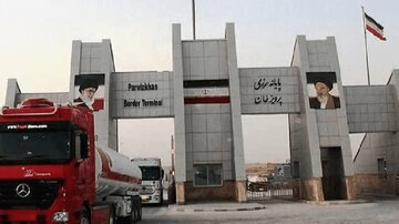 عبور اكثر من 250 شاحنة ترانزيت يوميا من معبر برويزخان غرب ايران  