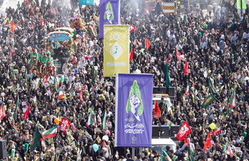 Galeri Foto: Sukacita Warga Qom Peringati Momen Kedatangan Sayidah Maksumah sa di Kota Qom (2)