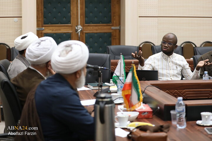 Photos: Al-Mustafa University graduates meet with Secretary-General of AhlulBayt World Assembly