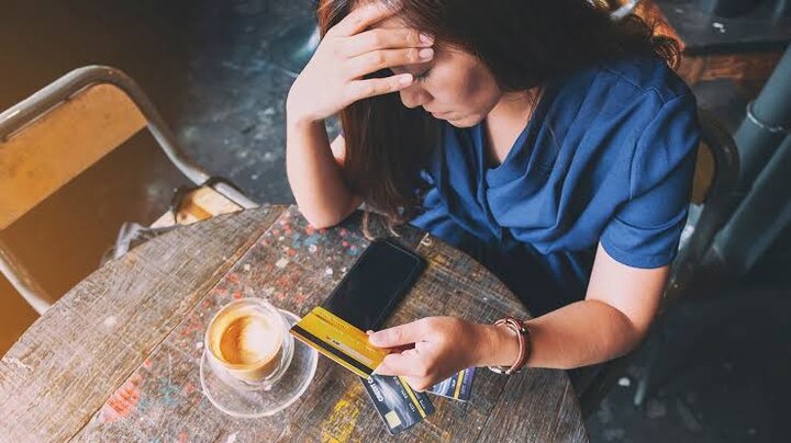 Over a Third of Britons Run Out of Money Before Payday, Study Finds