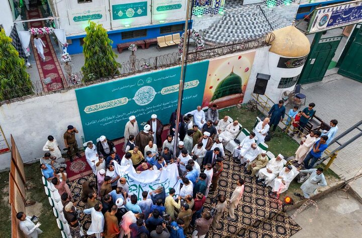 تقرير مصور/ بمناسبة ذكرى ولادة الصادقَين... لاهور تشهد رفع راية النبي (ص) بحضور وفد العتبة العلوية