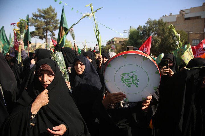 استقبال باشکوه اهالی دیار اهل بیت(ع) از کاروان نمادین ورود بانوی کرامت به قم