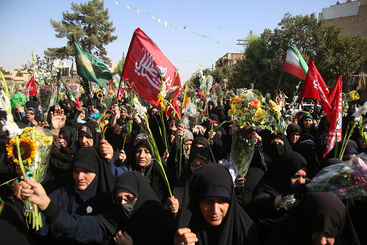 استقبال باشکوه اهالی دیار اهل بیت(ع) از کاروان نمادین ورود بانوی کرامت به قم