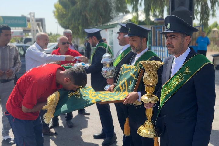 استقبال سفیران کریمه اهل بیت(س) از مسافران قم در سالروز ورود بانوی کرامت به این شهر