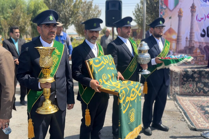 استقبال سفیران کریمه اهل بیت(س) از مسافران قم در سالروز ورود بانوی کرامت به این شهر