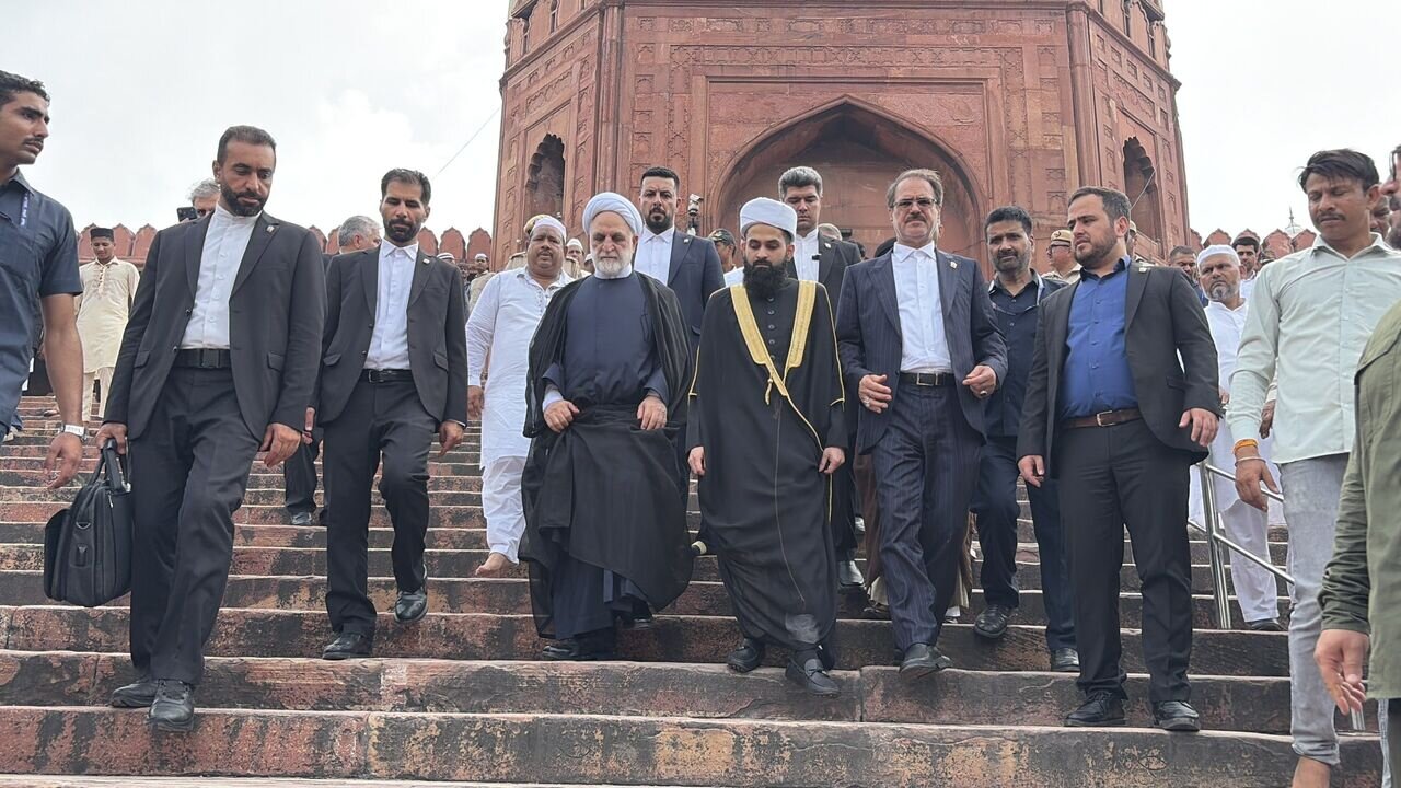 Video: Worshippers Warmly Welcome Iran’s Chief Justice at Delhi’s Jama Masjid