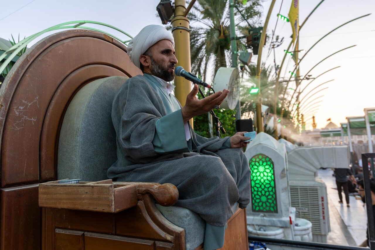 Al-Abbas's (p) Holy Shrine continue to provide services to visitors on Friday eve