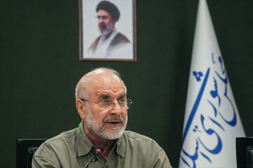 محذرا وزير الدفاع الأمريكي...قالیباف: إذا هاجمتم أصول ايران سنرد بالهجوم