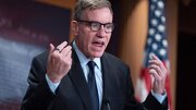 Senatör Mark Warner’dan Trump’a Sert Tepki: “İran’a Yönelik Askeri Harekat Stratejik Bir Hata”