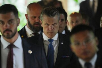 ABŞ Hərbi Hava Qüvvələrinin sabiq komandanı: Heqset Pentaqonda repressiya siyasətini yürüdür