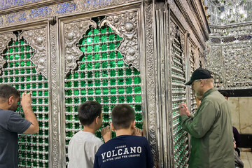 حضور محمد باقر قالیباف در حرم مطهر حضرت عبدالعظیم حسنی(ع)