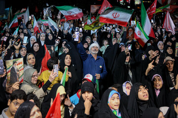 میدان شهدا میزبان «محفل ستاره‌ها» در گرامیداشت شهدای هفدهم شهریور