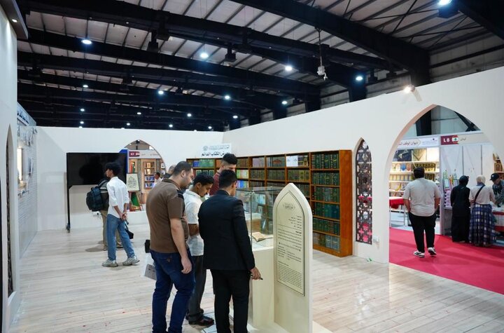 تقرير مصور/ العتبة العلويّة المقدّسة تعرض نسخة من مصحف أمير المؤمنين(ع) في معرض بغداد الدوليّ للكتاب