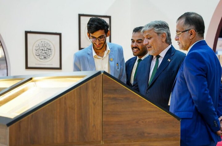 تقرير مصور/ العتبة العلويّة المقدّسة تعرض نسخة من مصحف أمير المؤمنين(ع) في معرض بغداد الدوليّ للكتاب
