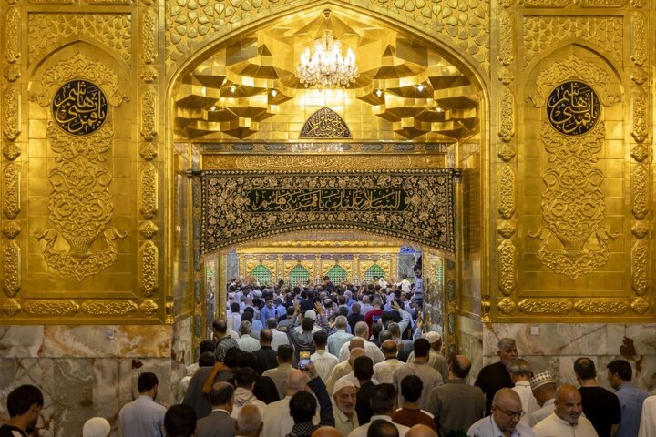 Informe fotográfico | Imágenes del ambiente en el luminoso Santuario del Abul Fadl al-Abbas (PB) en la pasada noche del jueves