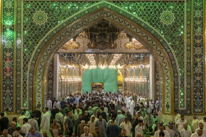 Informe fotográfico | Imágenes del ambiente en el luminoso Santuario del Abul Fadl al-Abbas (PB) en la pasada noche del jueves