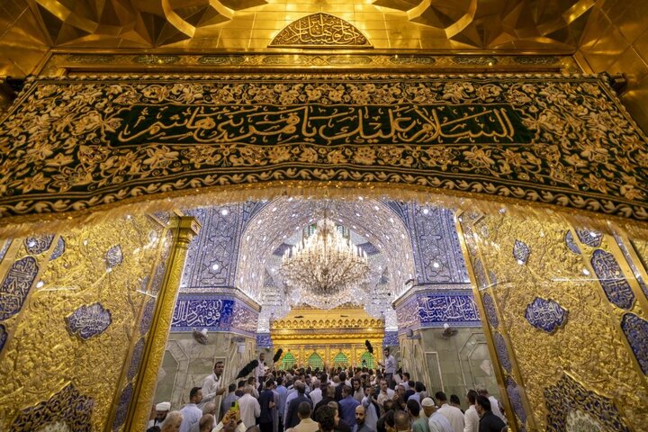 Informe fotográfico | Imágenes del ambiente en el luminoso Santuario del Abul Fadl al-Abbas (PB) en la pasada noche del jueves