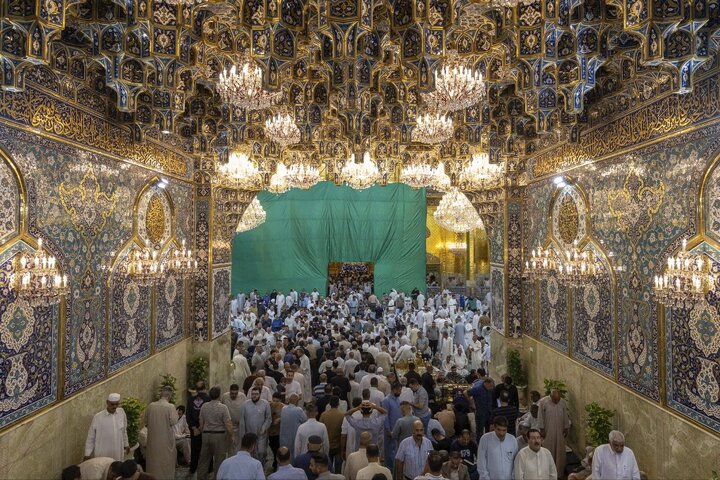 Informe fotográfico | Imágenes del ambiente en el luminoso Santuario del Abul Fadl al-Abbas (PB) en la pasada noche del jueves