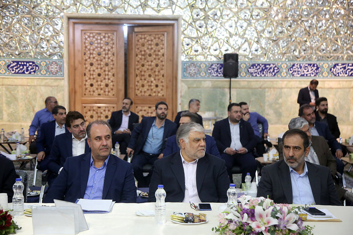 نشست «شورای ملی زیارت» با حضور معاون اول رئیس جمهور در حرم بانوی کرامت