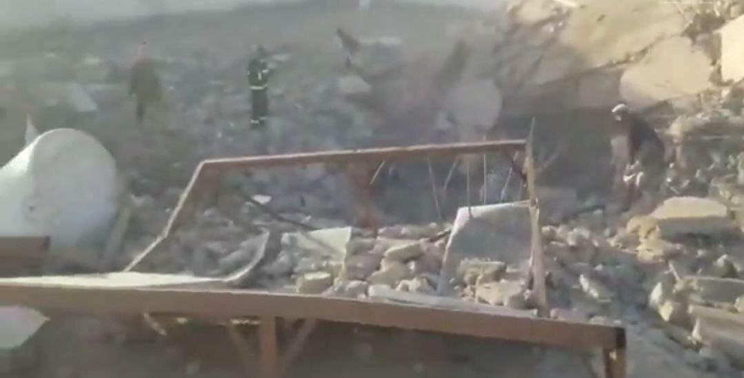 Child Killed, Dozens Trapped After Saudi Terrorist Regime Strike on Jawf Reformatory (+Video)