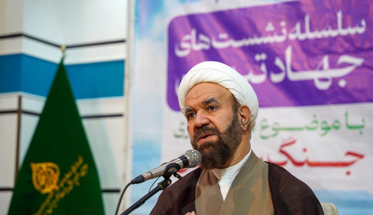 مقابل فرهنگ و ایدئولوژی مخرب و مفسد می‌ایستیم