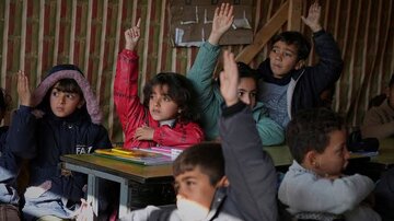 بحران آموزشی پناهندگان فلسطینی در لبنان/ تعطیلی مدارس و ادغام دانش‌آموزان