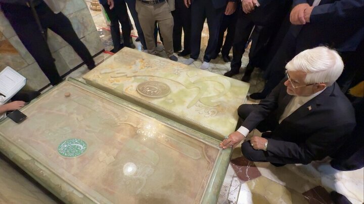 Photos: First Vice President visits Hazrat Masoumeh Holy Shrine