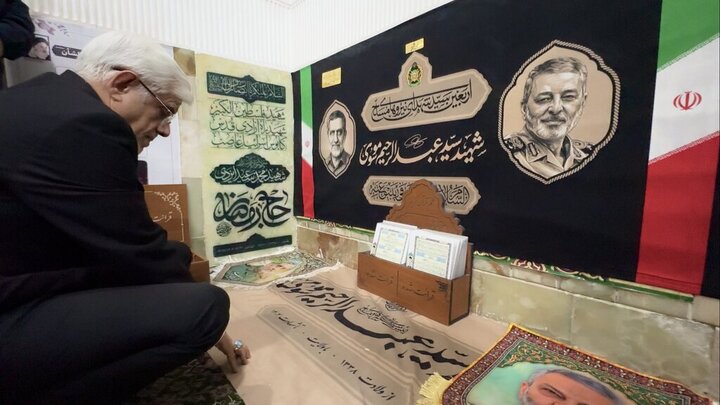 Photos: First Vice President visits Hazrat Masoumeh Holy Shrine