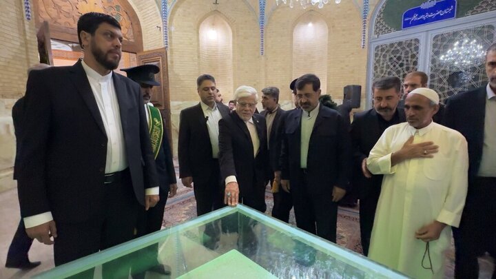 Photos: First Vice President visits Hazrat Masoumeh Holy Shrine