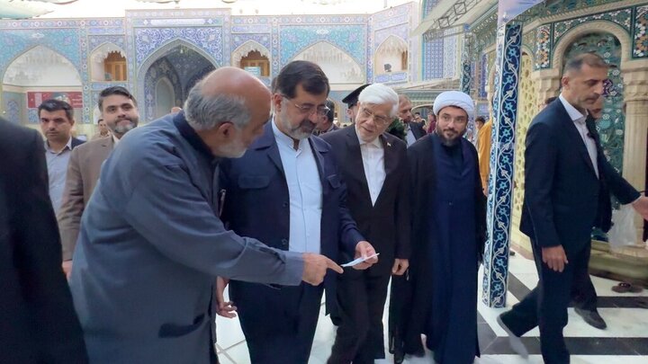 Photos: First Vice President visits Hazrat Masoumeh Holy Shrine