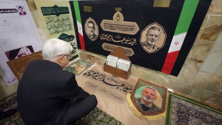 Photos: First Vice President visits Hazrat Masoumeh Holy Shrine
